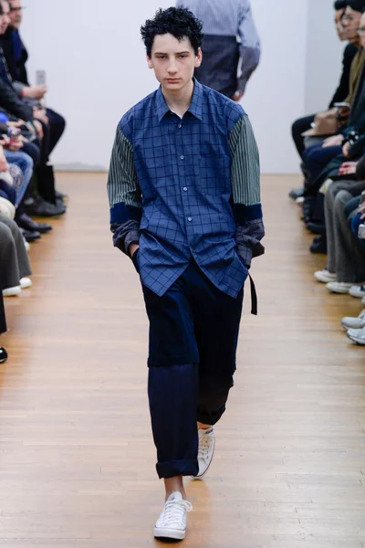 Look 25